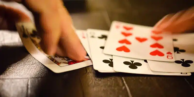 Khám phá luật chơi cơ bản trong Phỏm