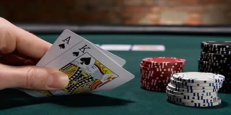 Nắm bắt các thứ hạng tay bài poker từ cao đến thấp